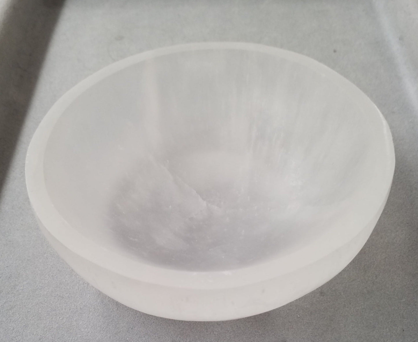 Sélénite coupelle du Maroc (diam : 10cm)