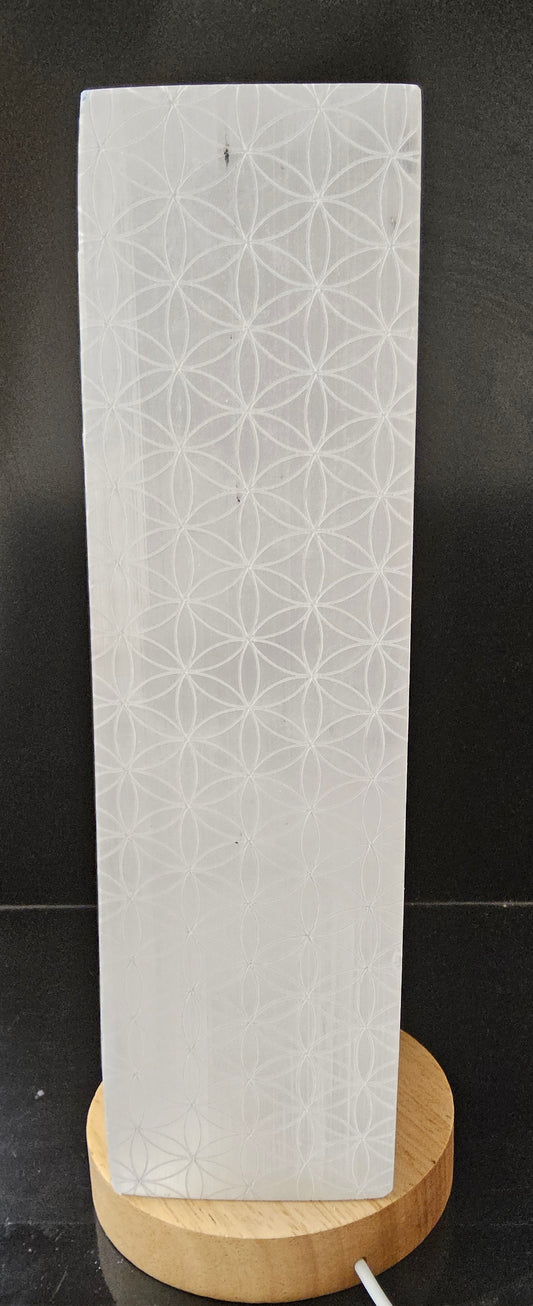 Tour sélénite cubique lampe