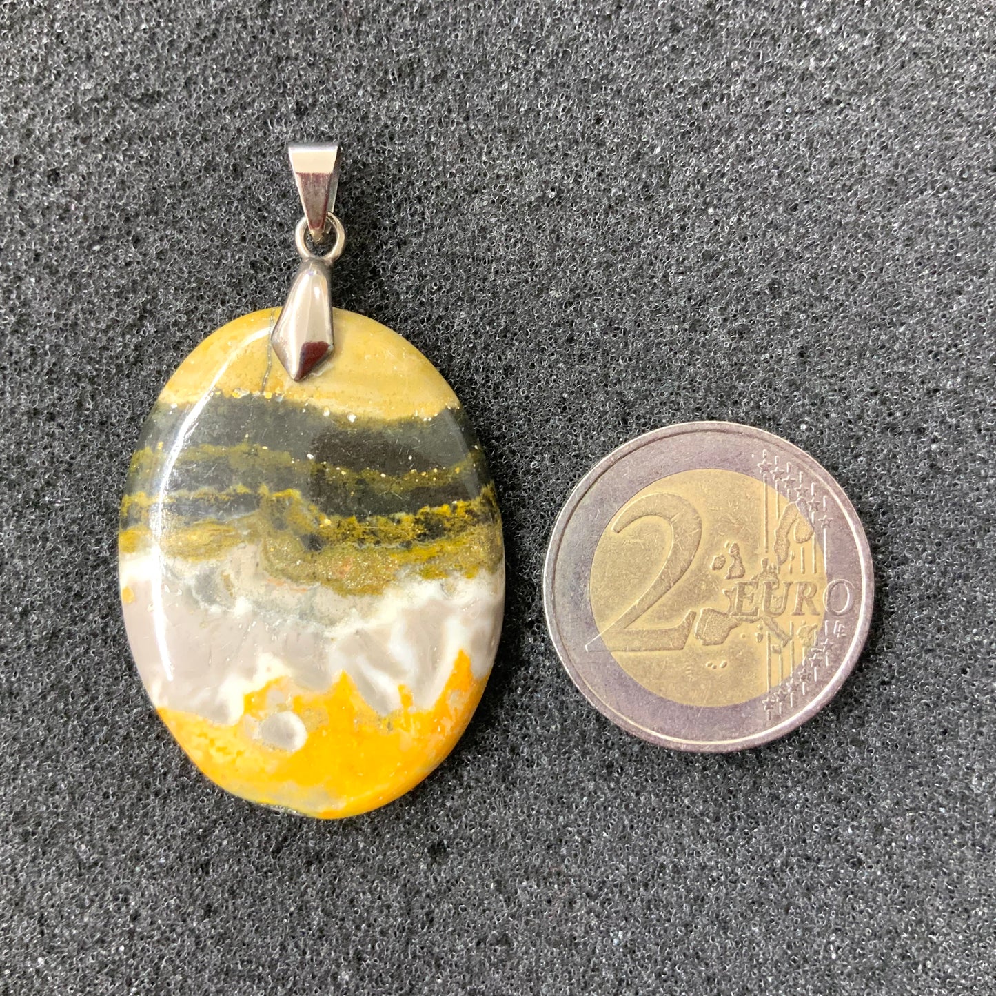 Pendentif en jaspe bourdon (Bumble bee)