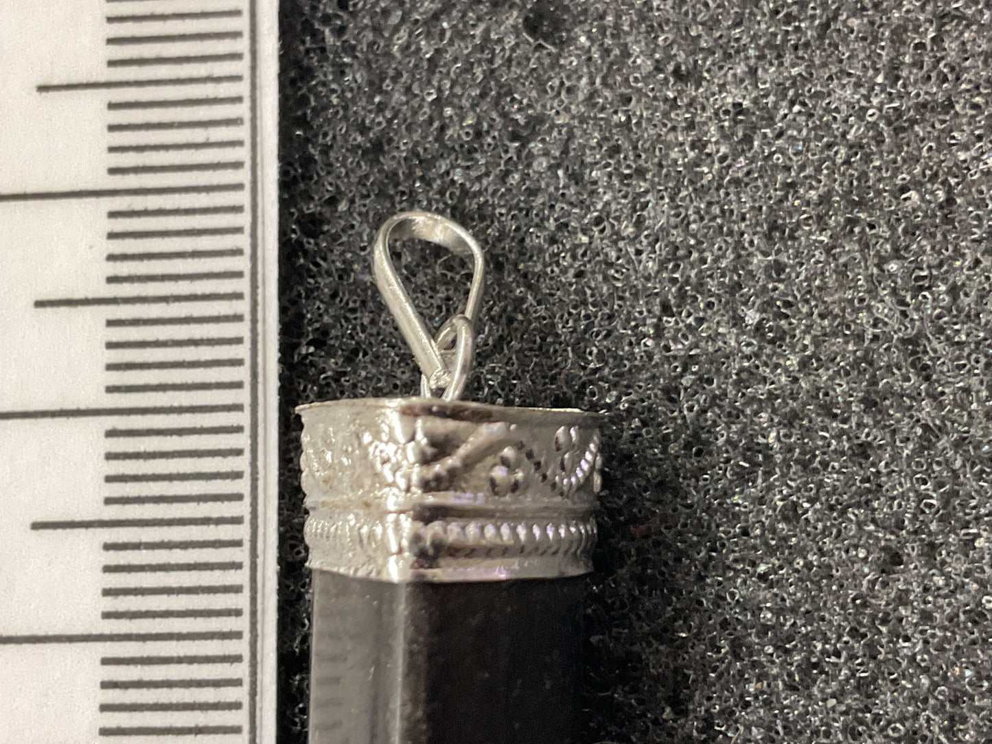 Pendentif en tourmaline noire