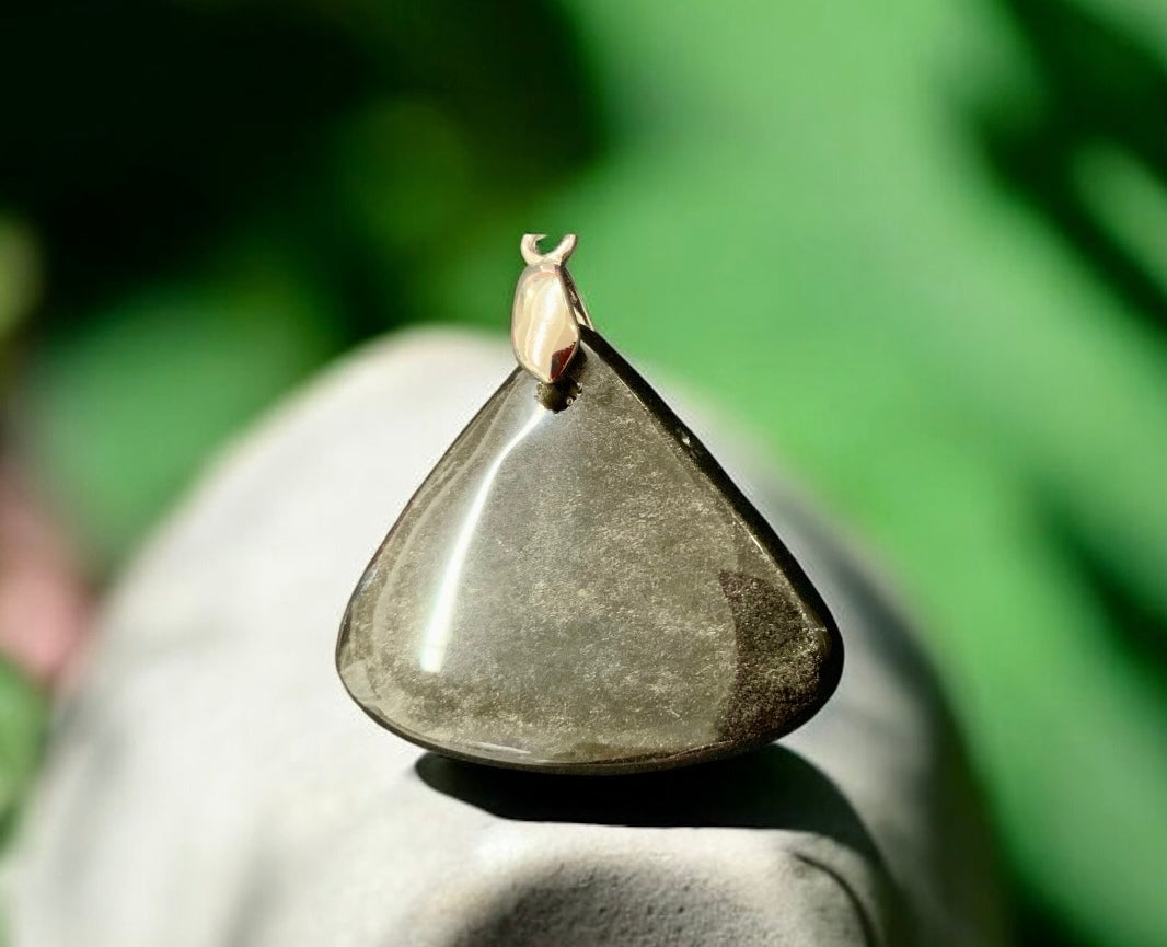 Pendentif en obsidienne argentée