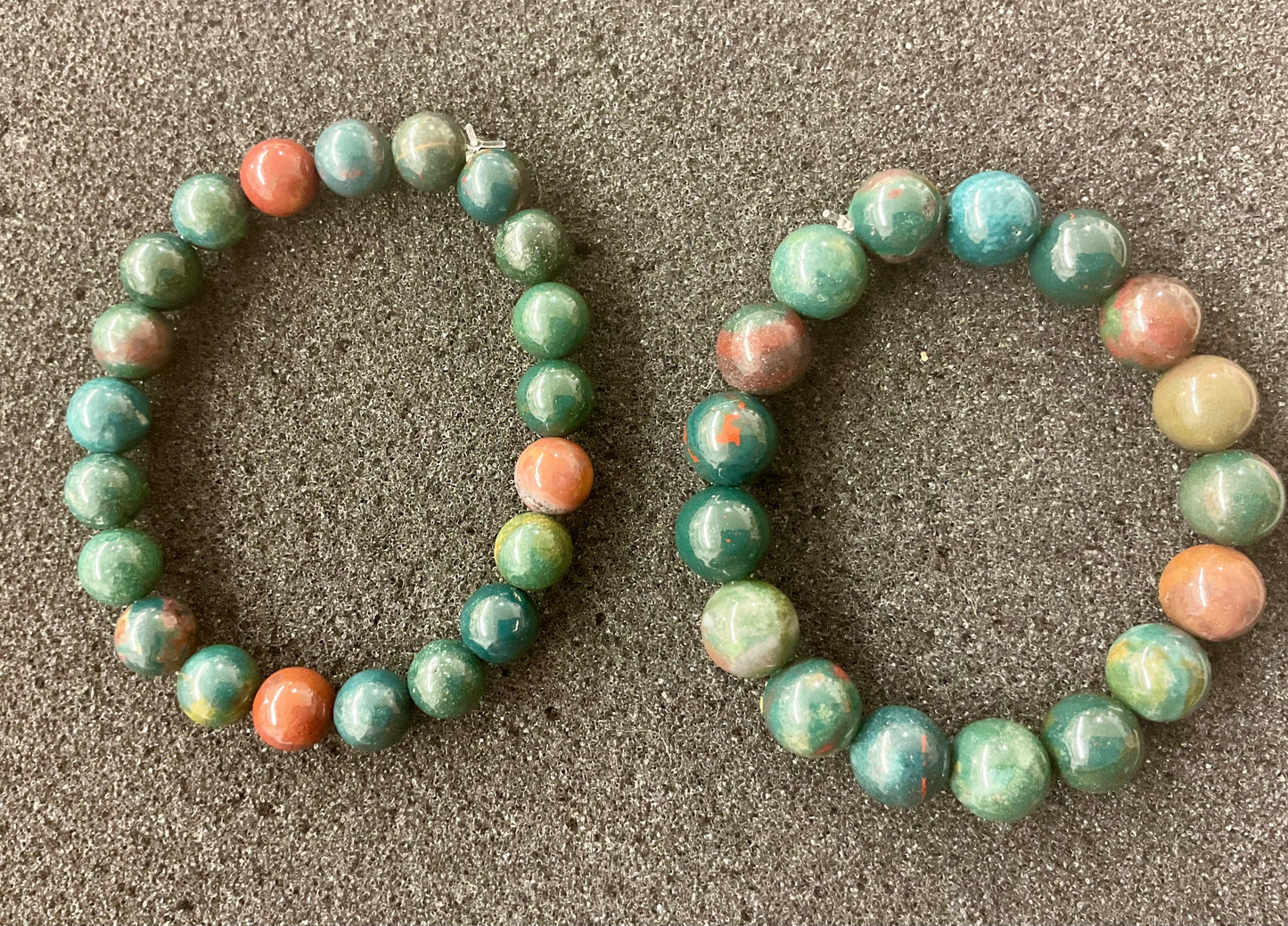 Bracelet en jaspe héliotrope (jaspe sanguin)