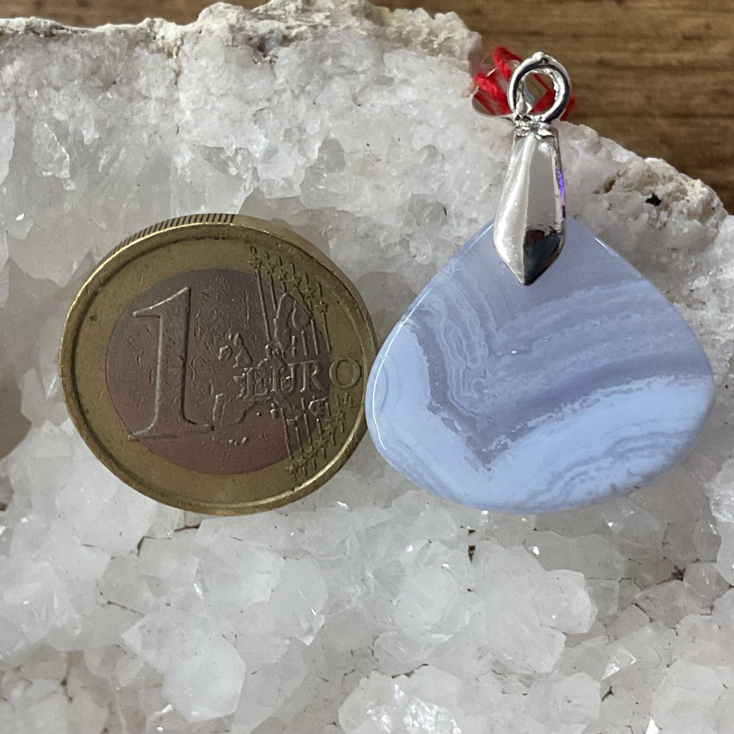 Pendentif en calcédoine bleue