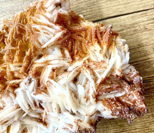 Vanadinite sur barytine (Maroc)