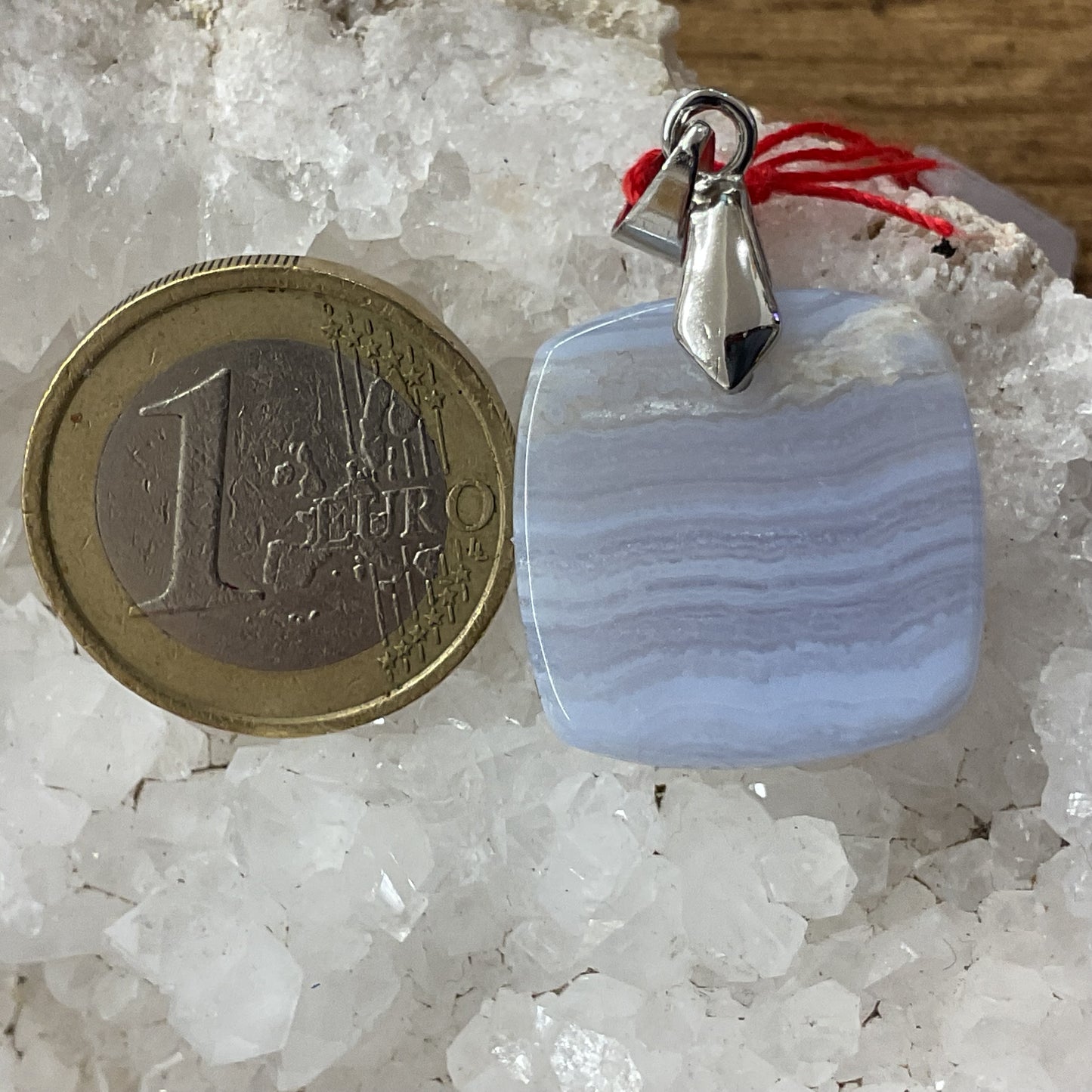 Pendentif en calcédoine bleue