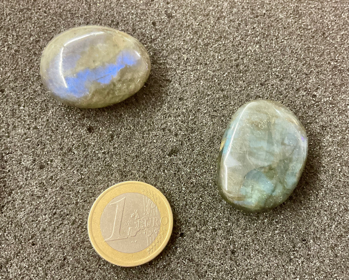 Petits galets en labradorite