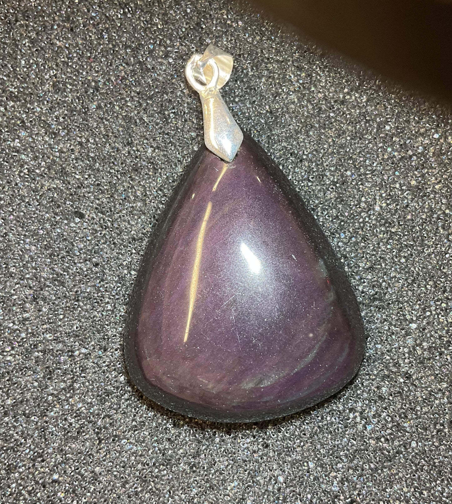 Pendentif en obsidienne œil céleste.