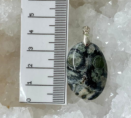 Pendentif en jaspe kambamba