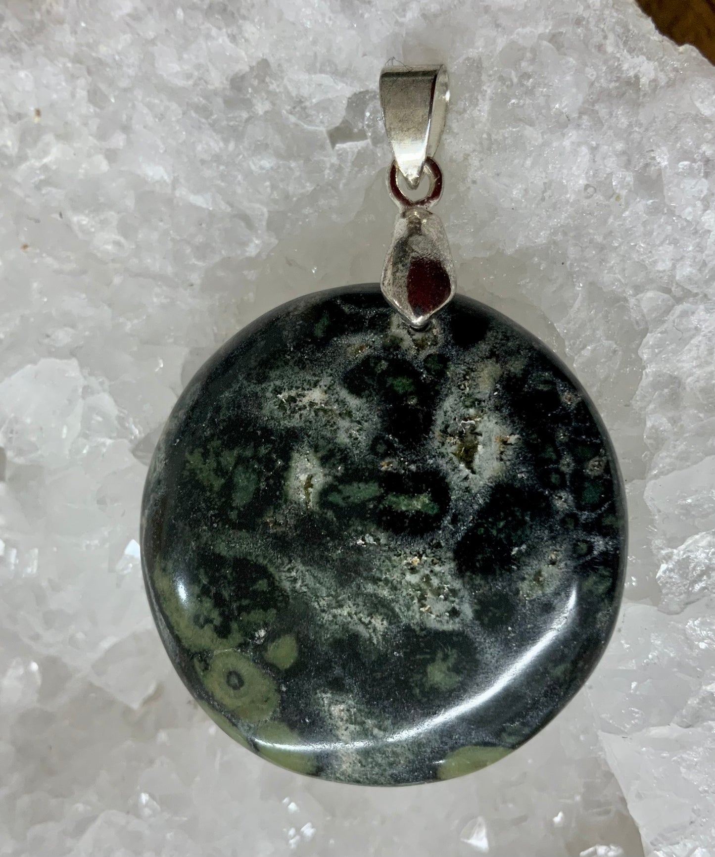 Pendentif en jaspe kambamba