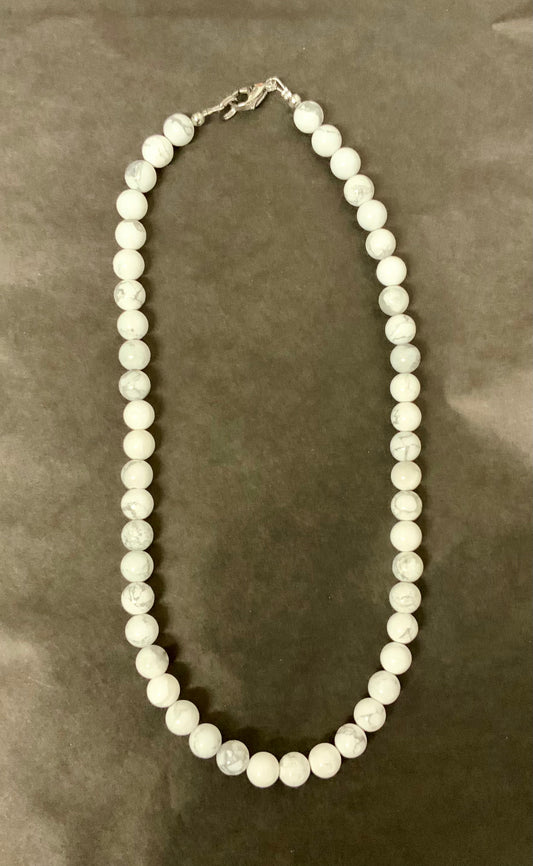 Collier Howlite perles 8 mm