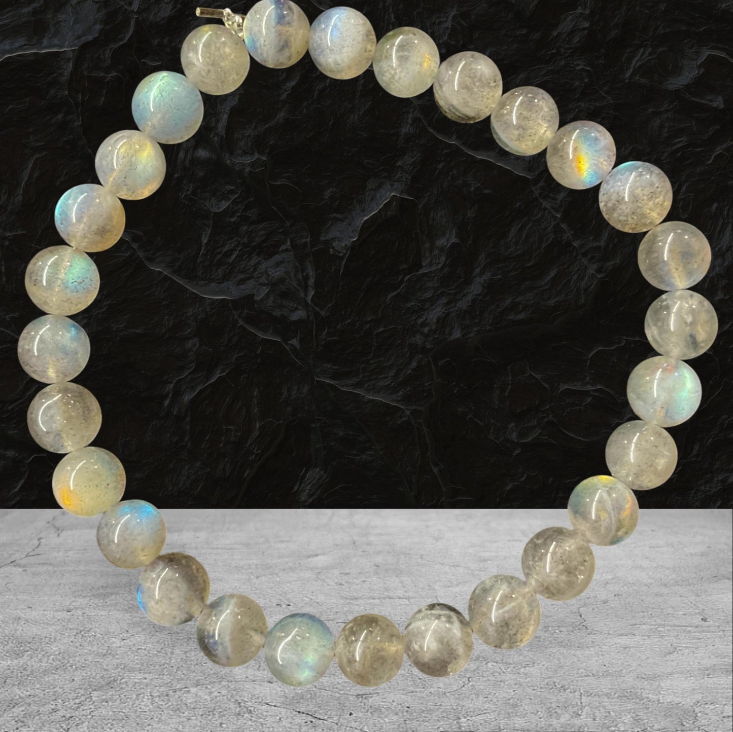 Bracelet en labradorite qualité classique: perles de 6, 8 ou 10 mm avec ou sans breloques