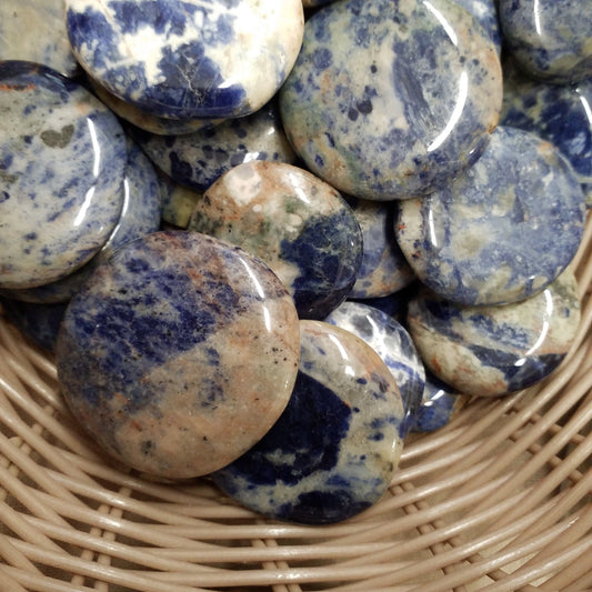 Sodalite en galet plat de Madagascar
