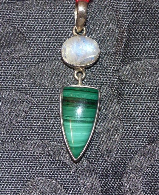 Pendentif en malachite et pierre de lune