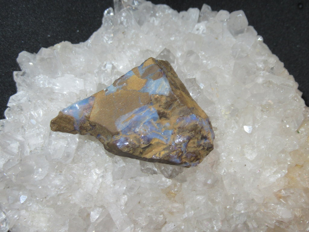 Opale boulder brute d'Australie