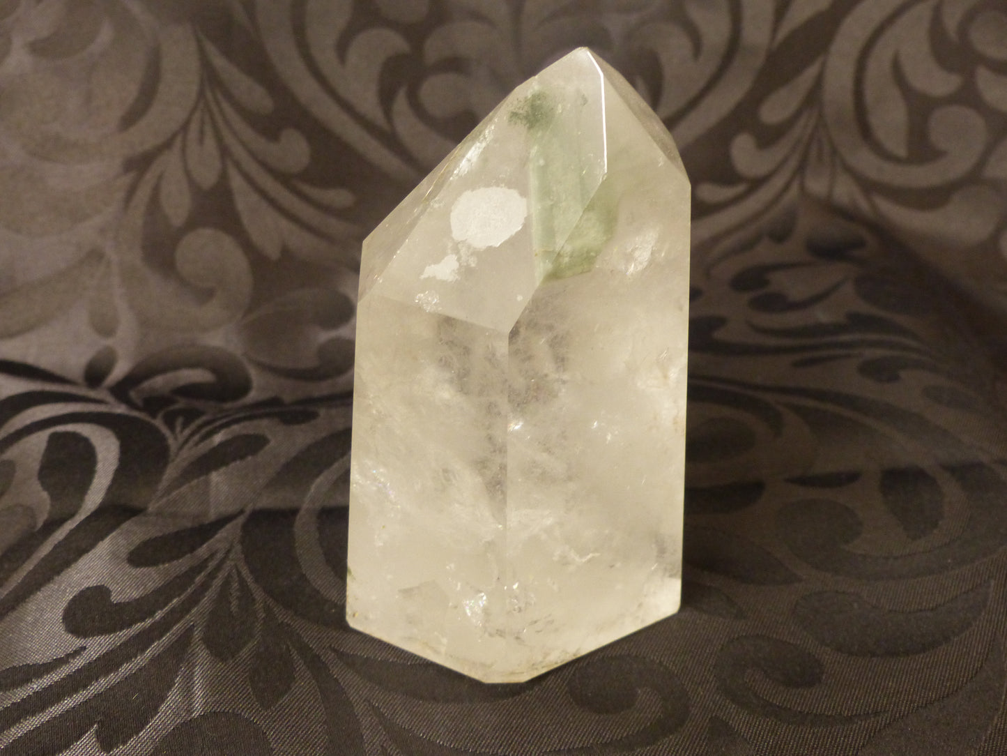 Pointe de quartz avec inclusion de chlorite
