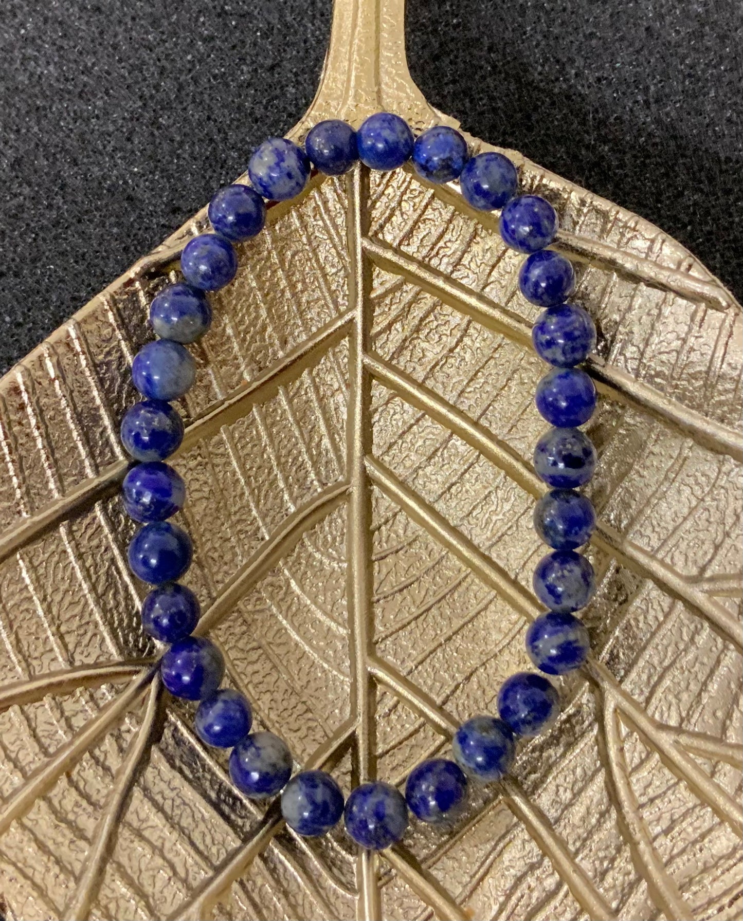 Bracelet en lapis lazuli, perles 6 mm ou 8mm avec ou sans breloques, avec ou sans cristal de roche