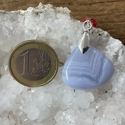Pendentif en calcédoine bleue