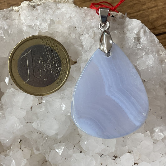 Pendentif en calcédoine bleue