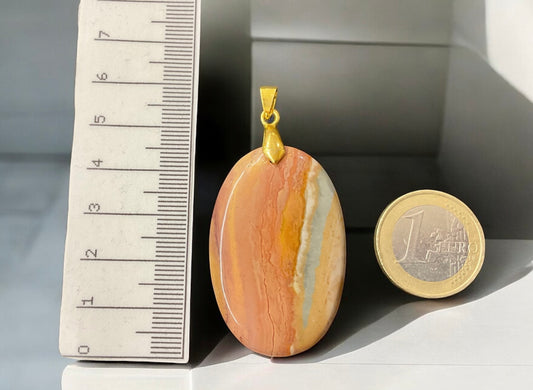 Pendentif en jaspe polychrome