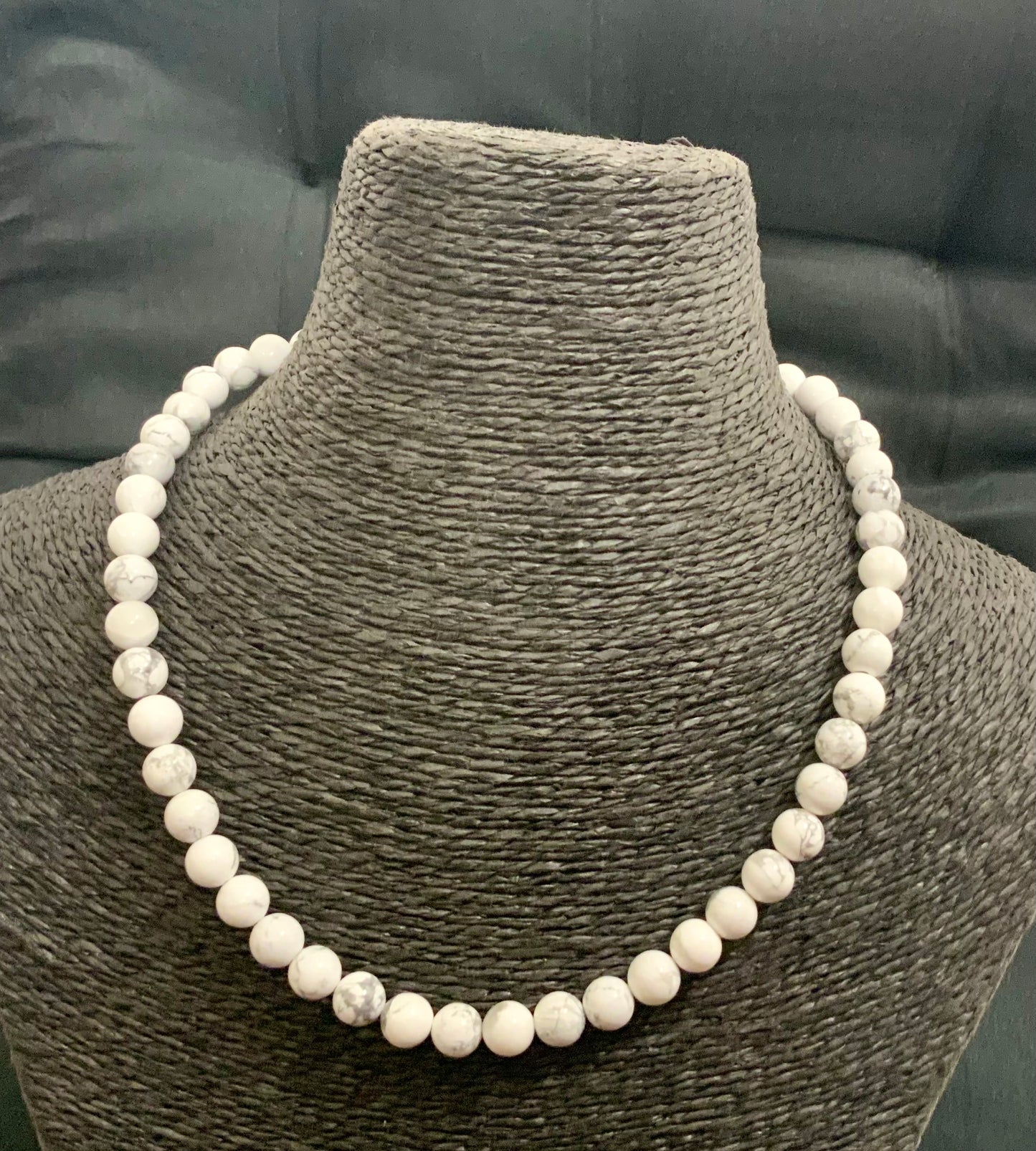 Collier Howlite perles 8 mm