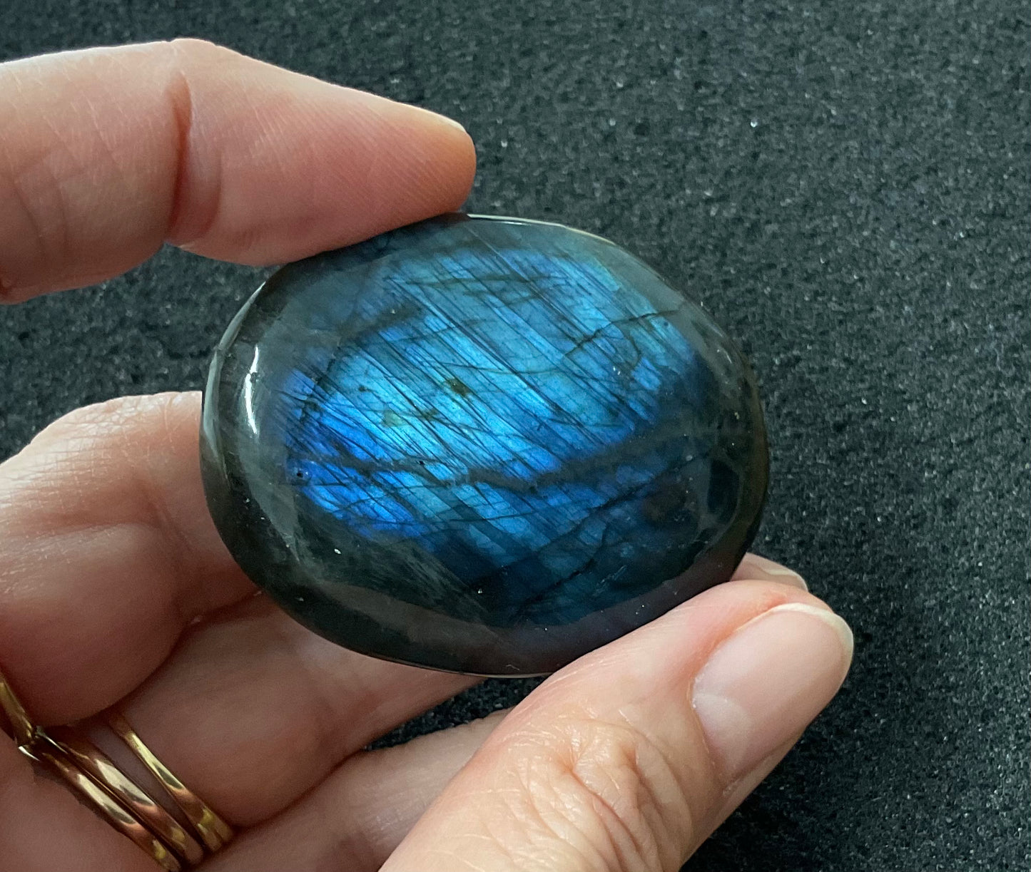 Labradorite galet de Madagascar