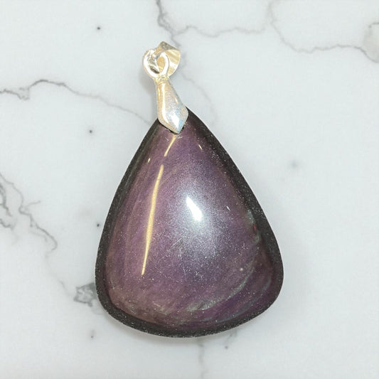 Pendentif en obsidienne œil céleste.