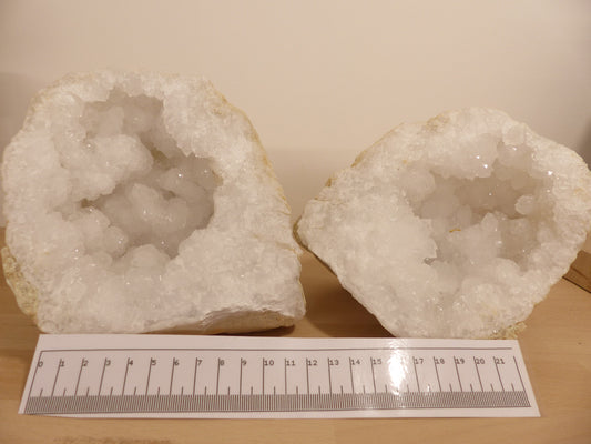 Géode de cristal de roche taille XL provenance Maroc