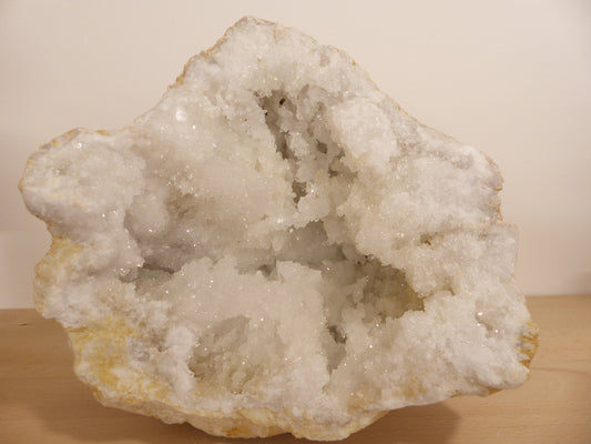 Géode en cristal de roche taille XXL provenance Maroc