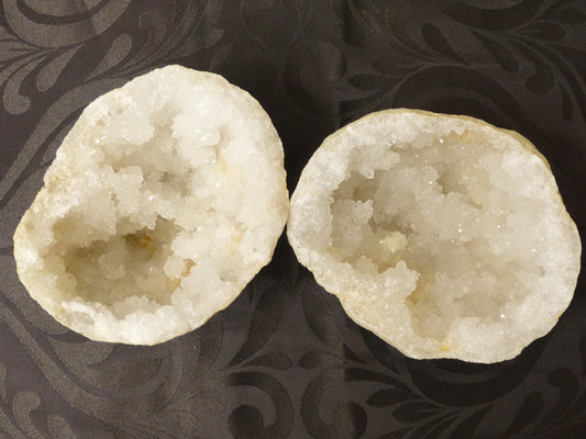 Géode cristal de roche taille M du Maroc
