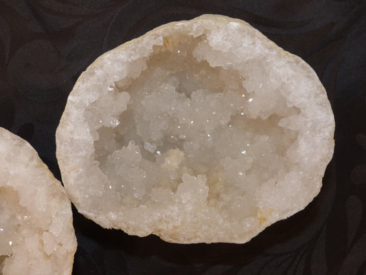 Géode cristal de roche taille M du Maroc