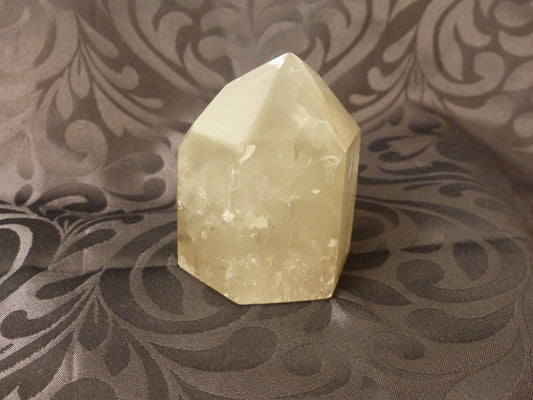 Pointe de quartz avec inclusion de chlorite