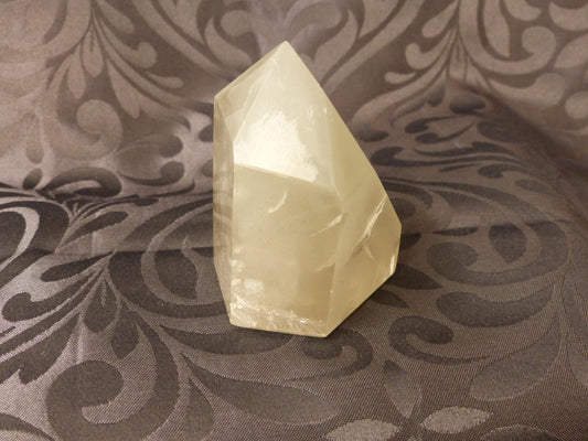Pointe de quartz avec inclusion de chlorite