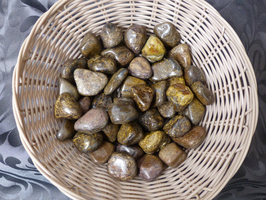Bronzite en pierre roulée