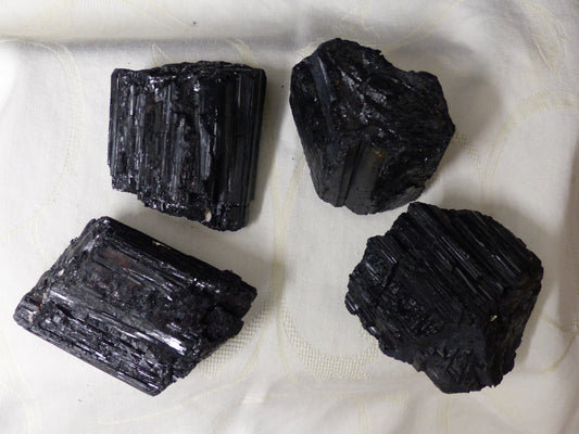 Tourmaline noire petits et gros blocs bruts