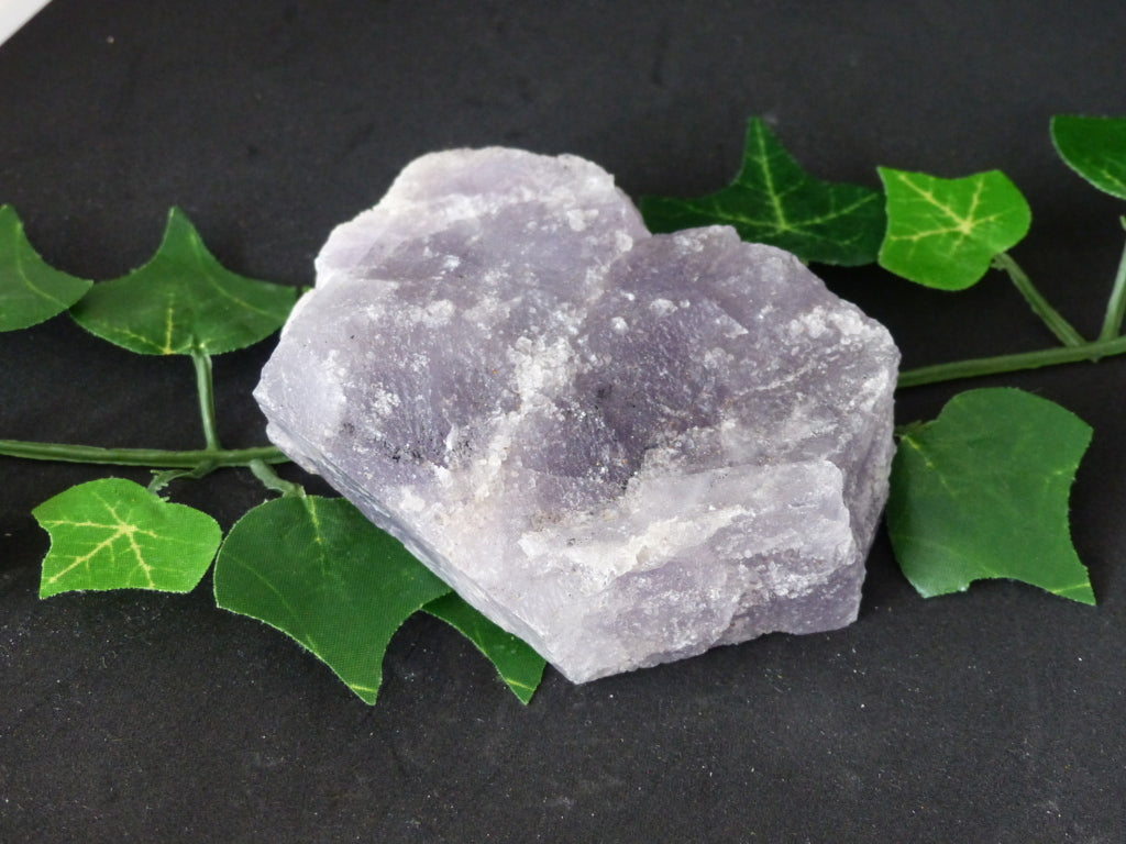 Fluorite violette brute du Maroc