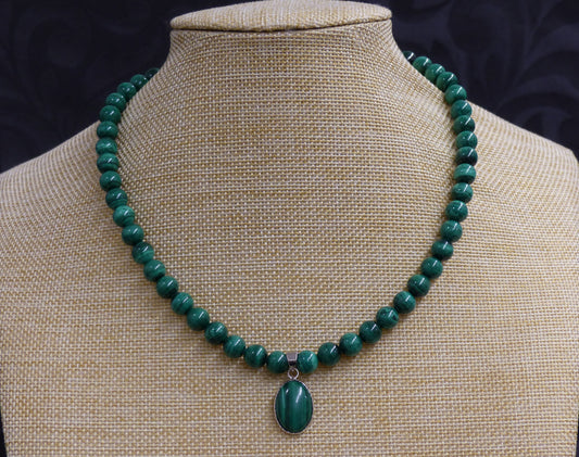 Collier en malachite avec son pendentif